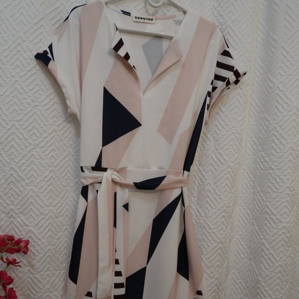 Womens Ecowish Geometric Print V-Neck Belted Summer Casual Dress